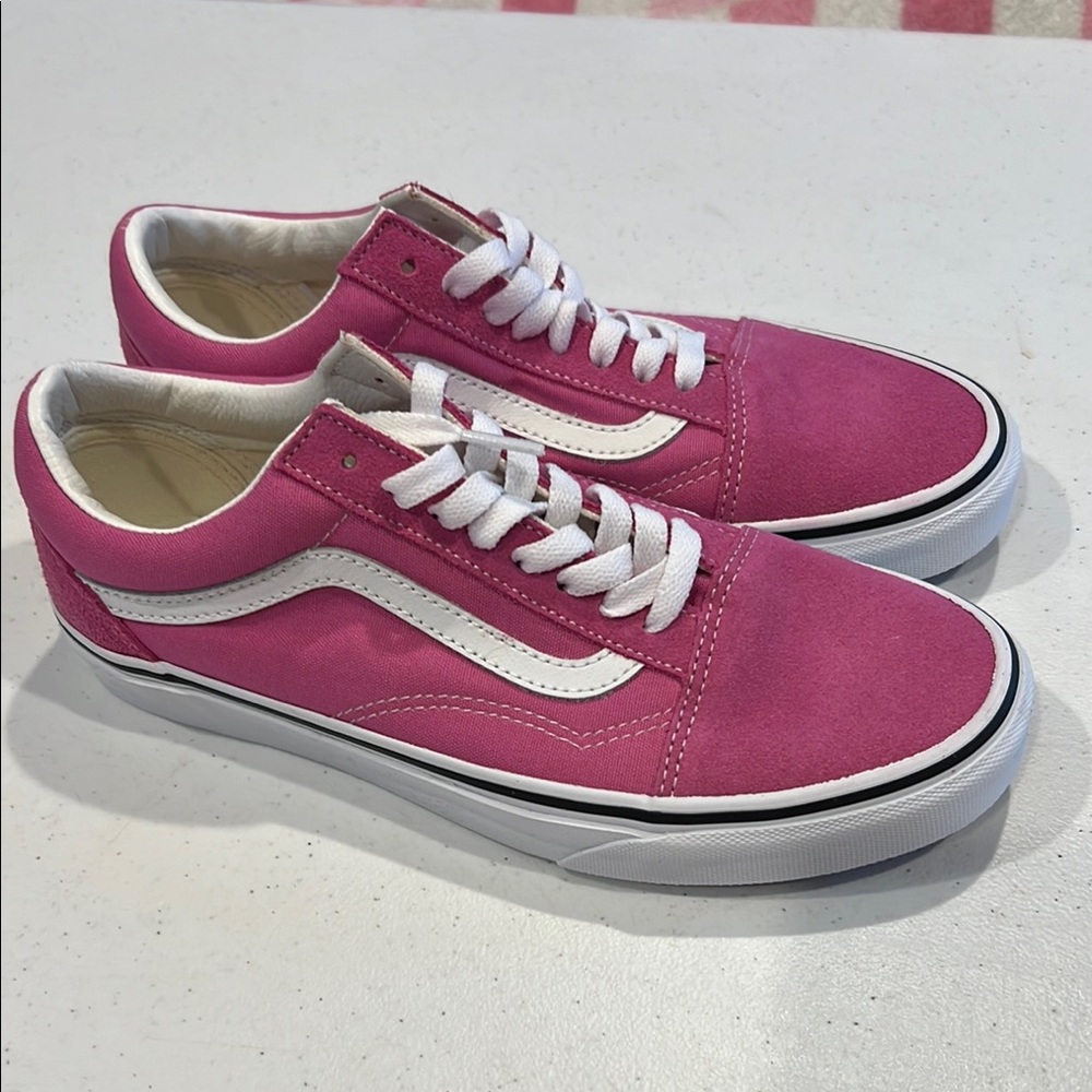 #598. Vans Fuchsia and White Low-Top Sneakers NEW